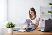 Drie dingen die we tijdens het thuiswerken ontdekt hebben vrouw thuis werken