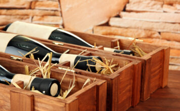 Vier je Bedrijfsjubileum met een Fles Wijn met Eigen Etiket! fles wijn cadeau