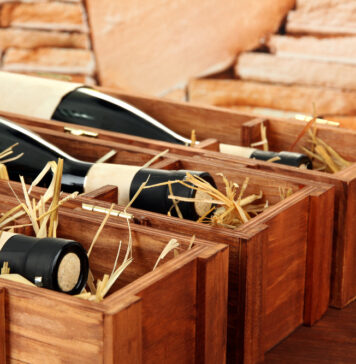 Vier je Bedrijfsjubileum met een Fles Wijn met Eigen Etiket! fles wijn cadeau