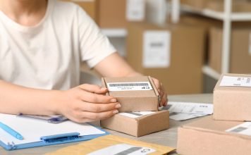 Hoe kleine webshops kunnen concurreren met grote spelers op het gebied van verzending Pakketten verzenden